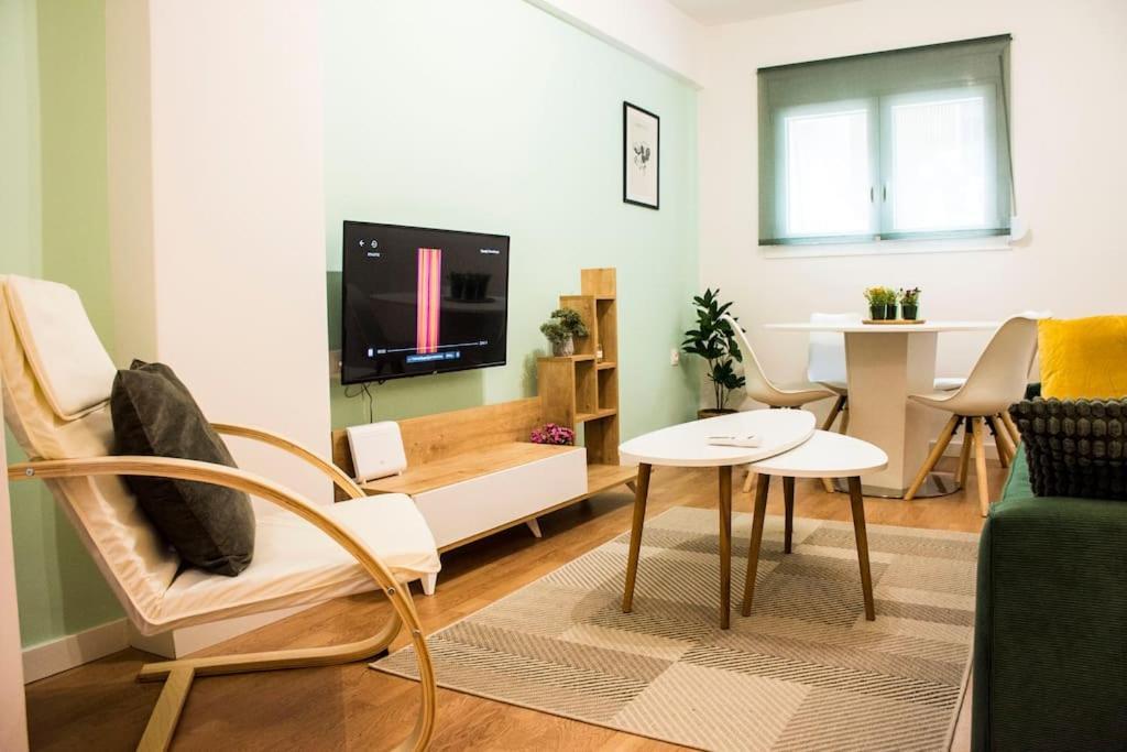 Newly Renovated-City Center Apartment Athene Buitenkant foto