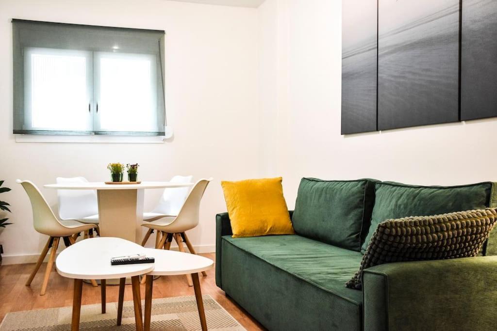 Newly Renovated-City Center Apartment Athene Buitenkant foto