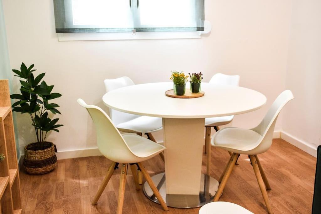 Newly Renovated-City Center Apartment Athene Buitenkant foto