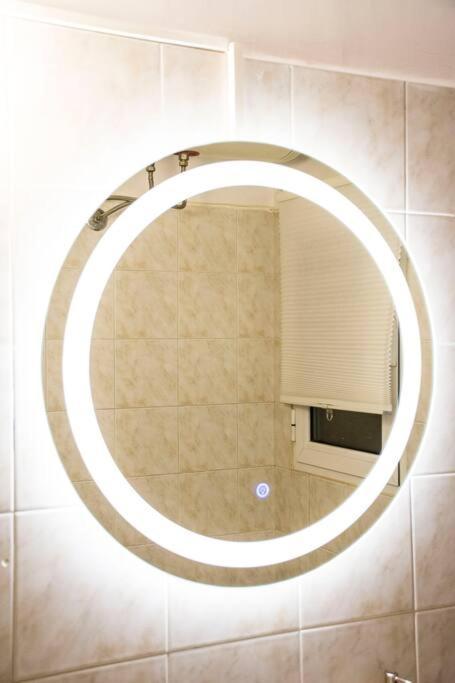 Newly Renovated-City Center Apartment Athene Buitenkant foto
